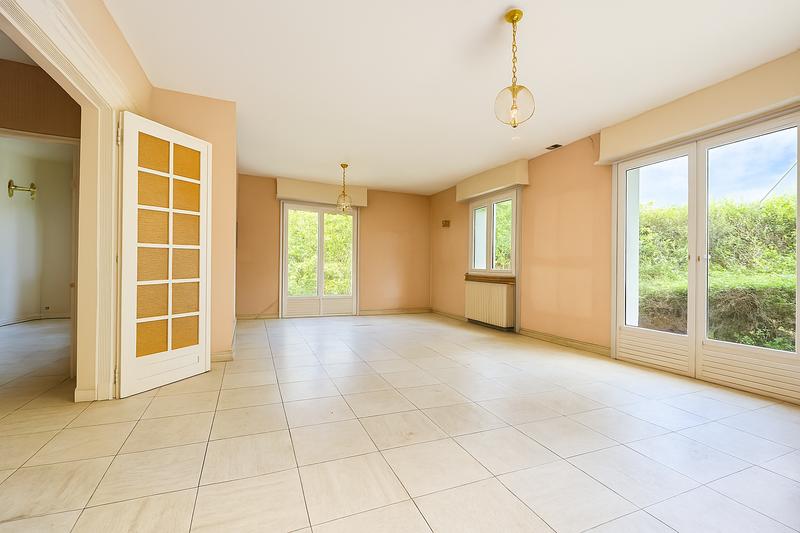 Maison - 167 m² - 8 pièces