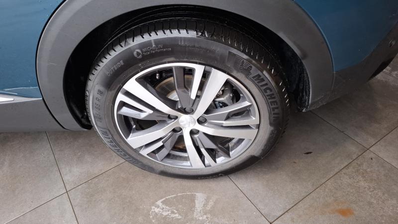 Peugeot 3008 II 1.6 Hybrid 225 E-Eat8 Allure Pack