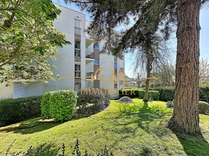 Appartement - 100 m² - 5 pièces