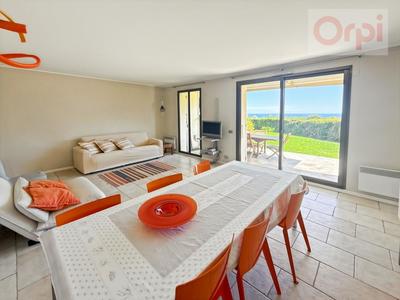 Appartement - 102 m² - 4 pièces