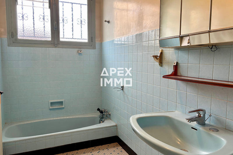 Maison - 93 m² - 5 pièces