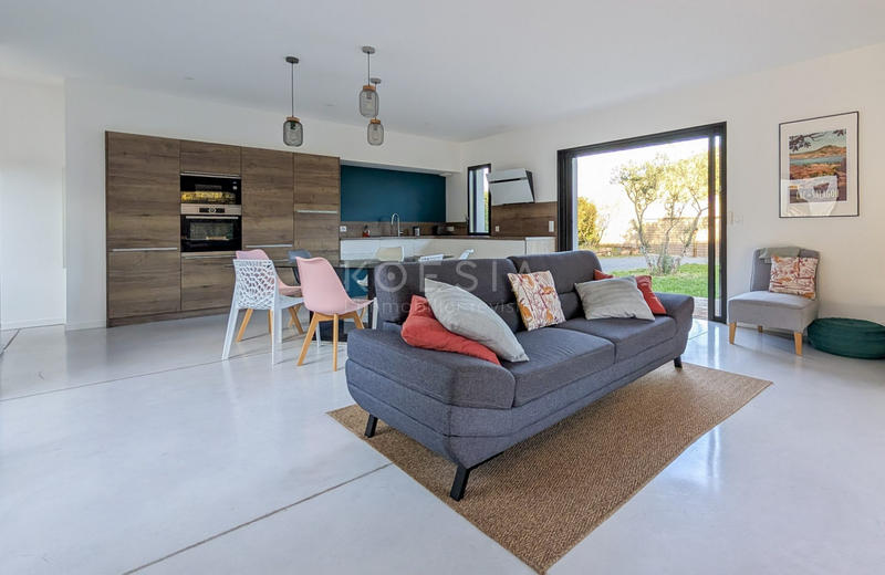 Maison - 111 m² - 5 pièces