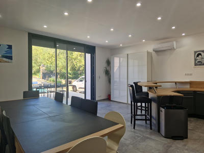 Maison - 223 m² - 8 pièces