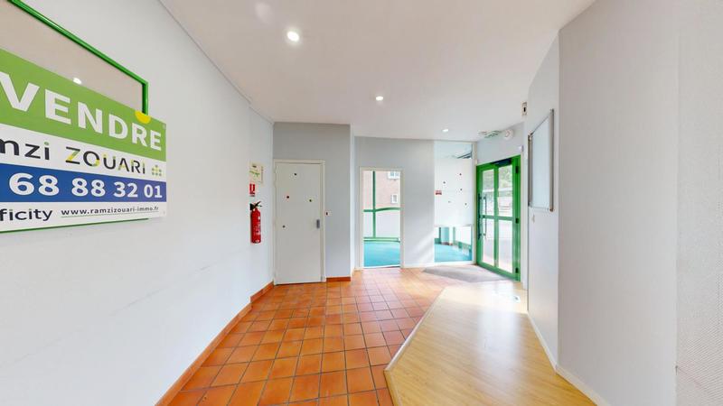 Bureau - 84 m² - 6 pièces