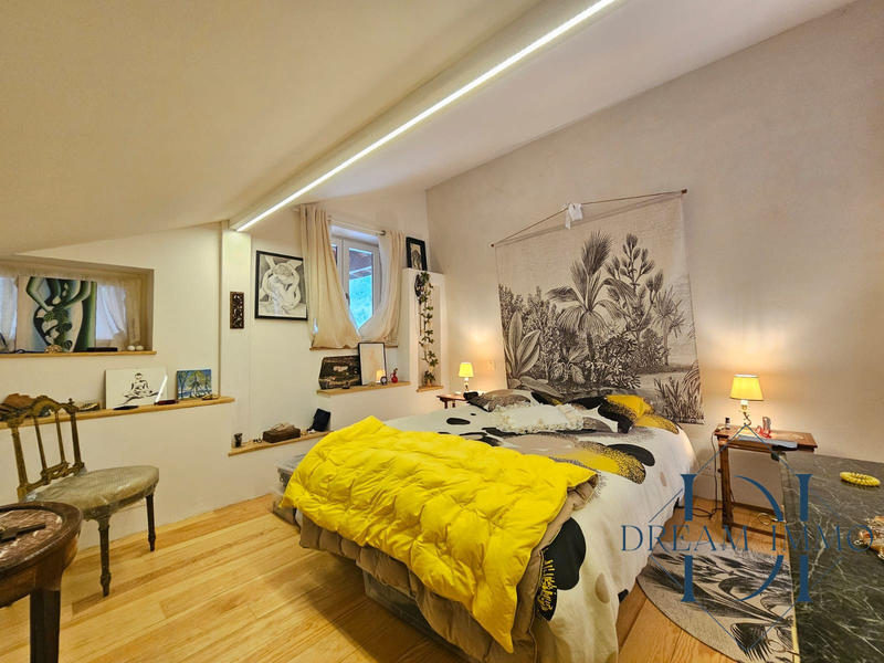 Maison - 380 m² - 7 pièces