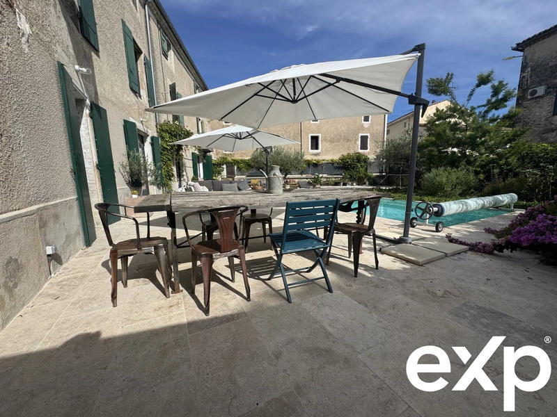 Maison traditionnelle - 400 m² - 12 pièces