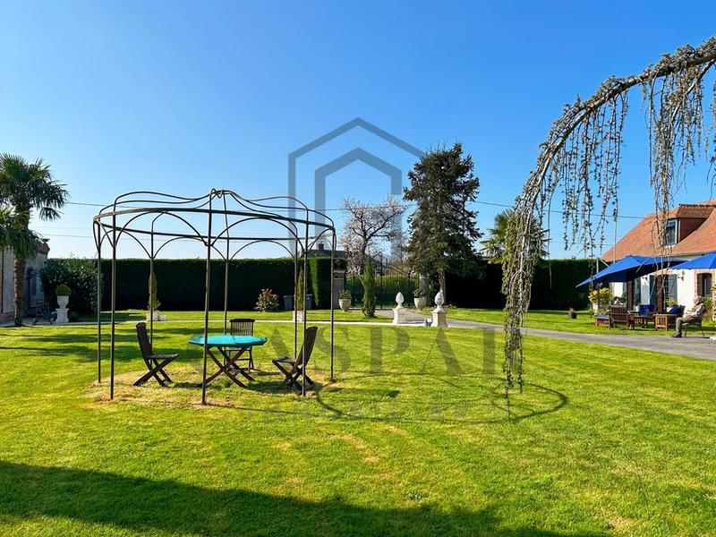 Château - 477 m² - 13 pièces