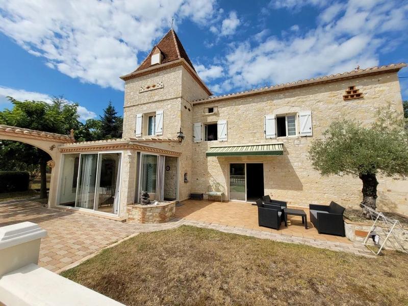 Propriété - 115 m² - 7 pièces