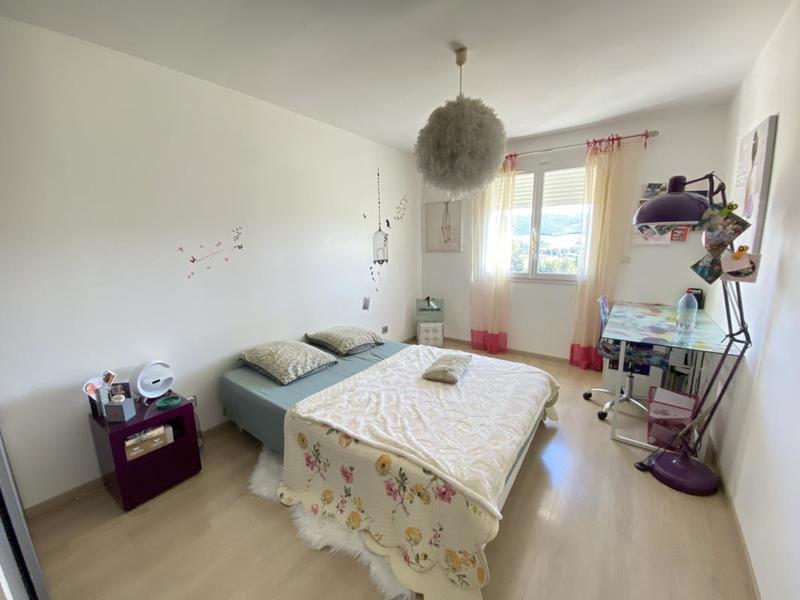 Villa - 200 m² - 5 pièces