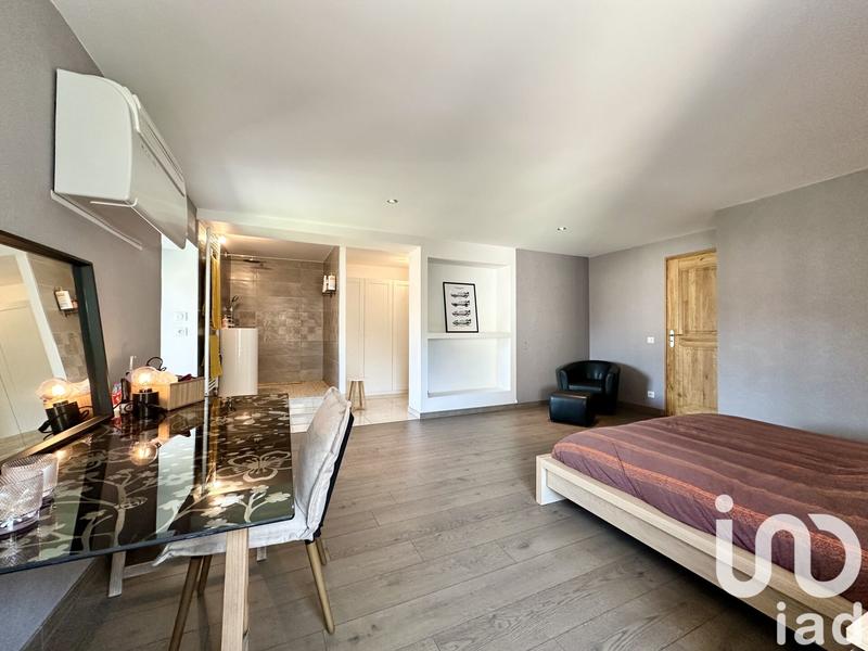 Appartement - 213 m² - 6 pièces