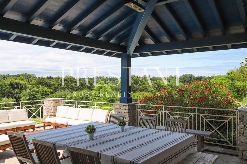 Maison - 482 m² - 12 pièces