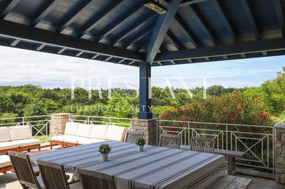 Maison - 482 m² - 12 pièces