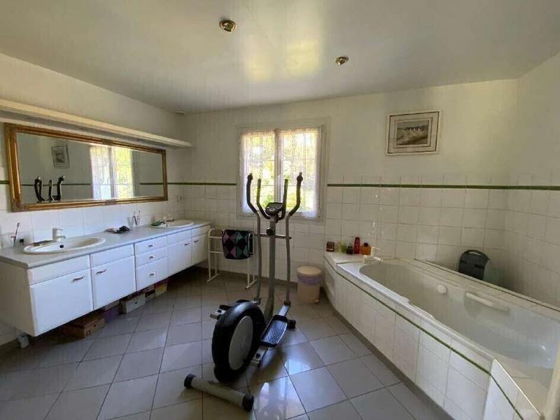 Maison - 303 m² - 10 pièces