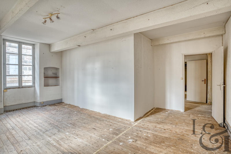 Maison - 365 m² - 10 pièces