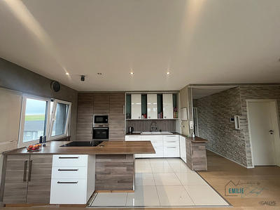 Maison - 195 m² - 7 pièces