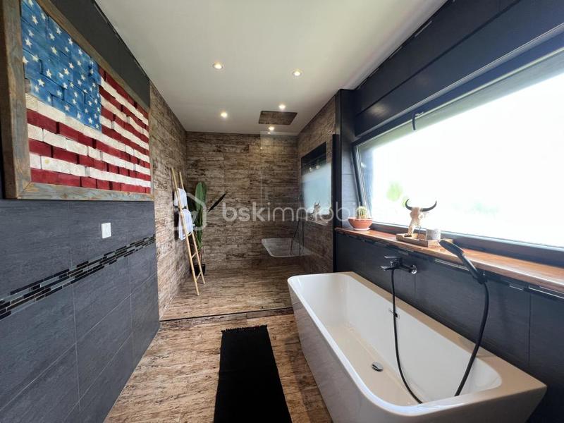 Propriété - 374 m² - 13 pièces