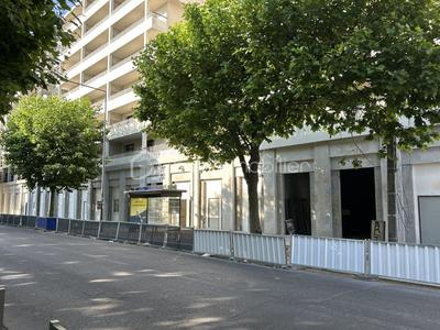 Local commercial - 94 m² - 1 pièce