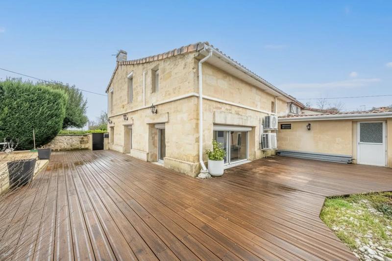 Maison - 200 m² - 6 pièces