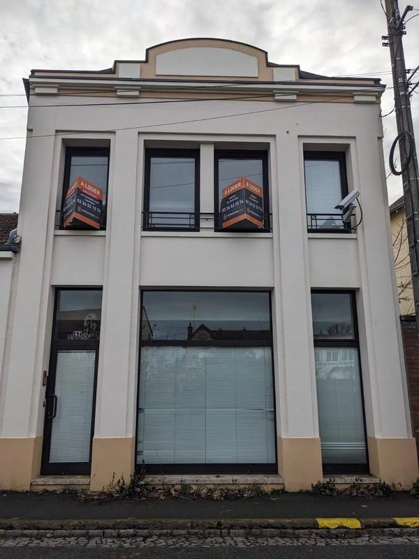 Bureau - 207 m² - 7 pièces