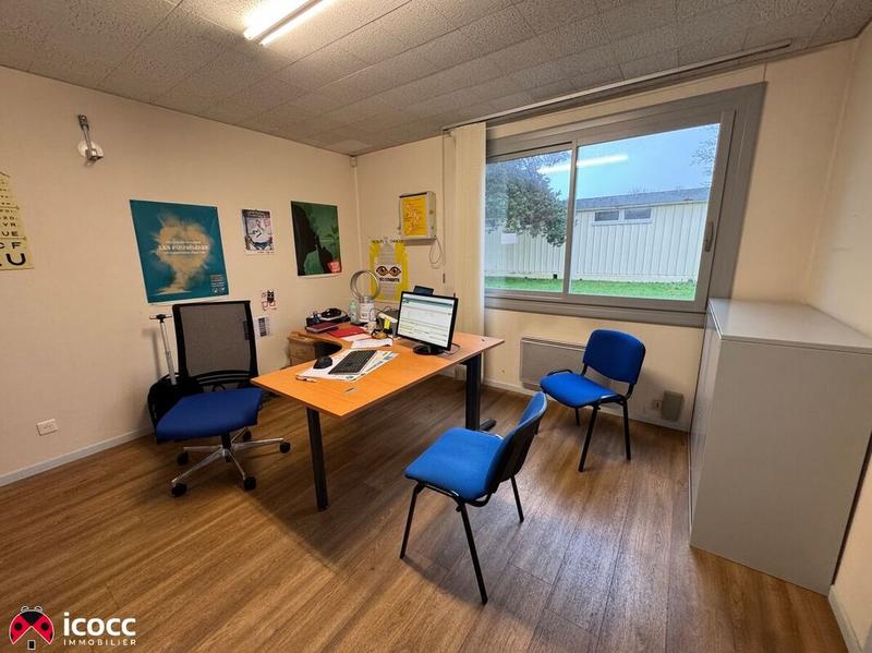 Local d'activités - 320 m² - 15 pièces