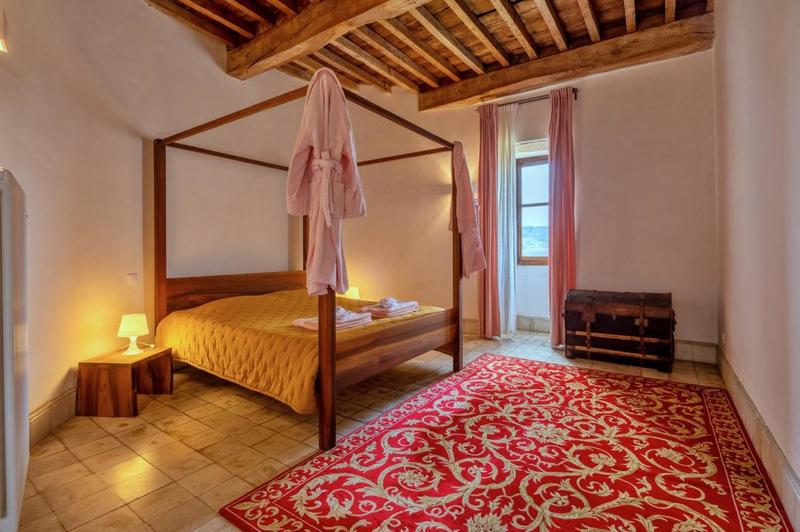 Château - 1 200 m² - 35 pièces