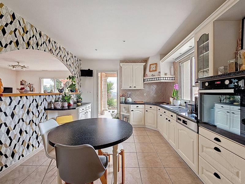 Villa - 140 m² - 5 pièces