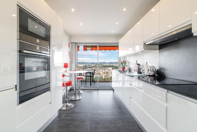 Appartement - 98 m² - 3 pièces