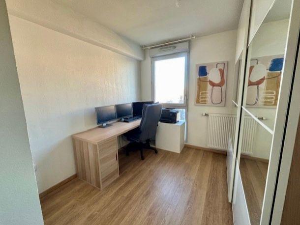 Appartement - 80 m² - 4 pièces