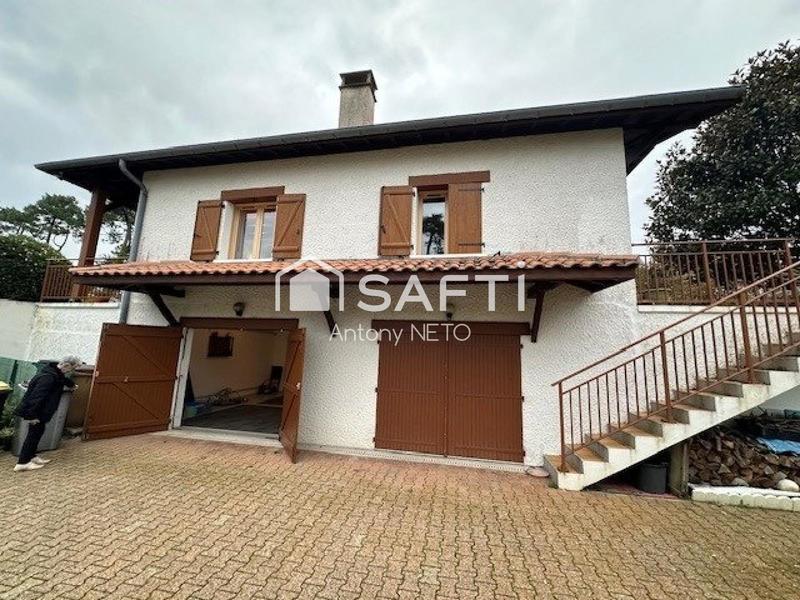 Maison - 212 m² - 8 pièces