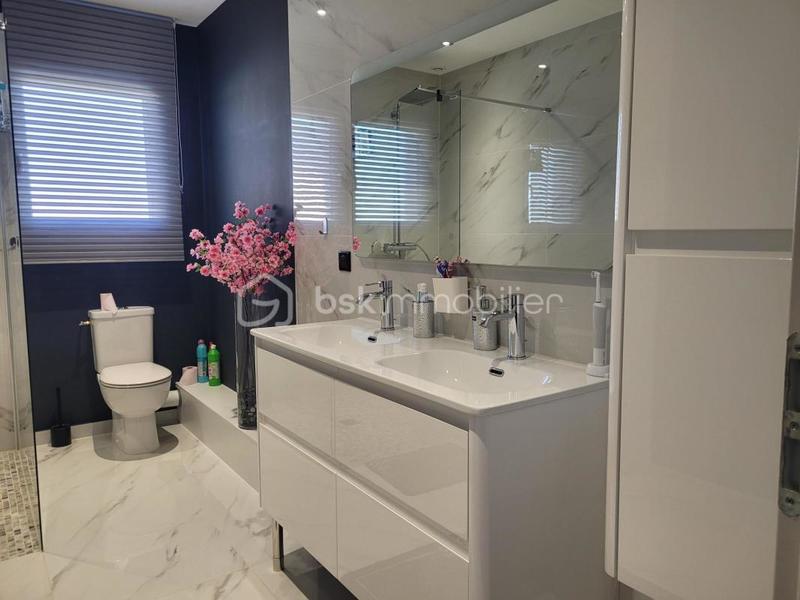 Maison - 152 m² - 6 pièces