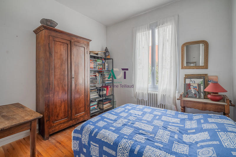 Maison traditionnelle - 181 m² - 10 pièces