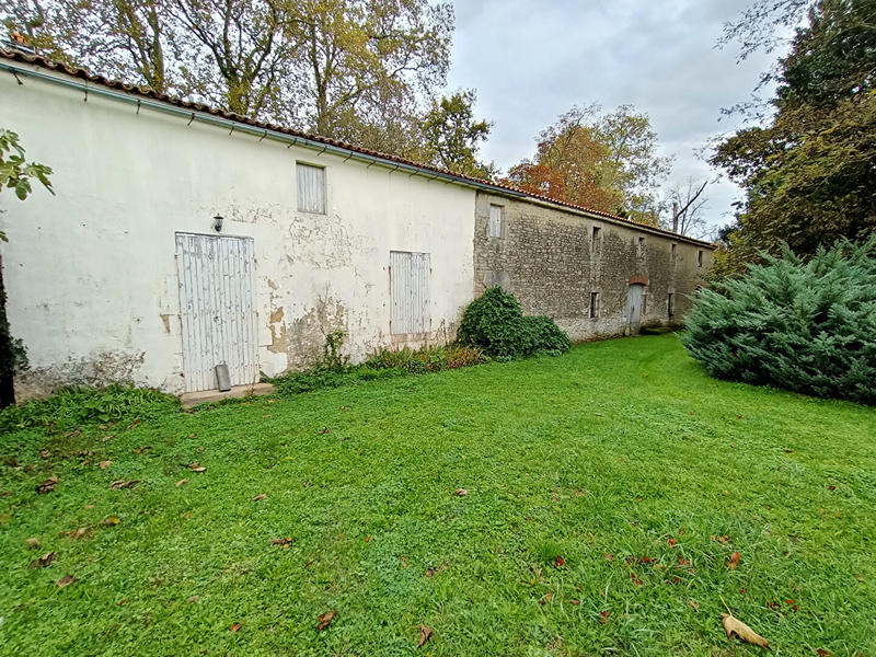 Maison - 369 m² - 10 pièces