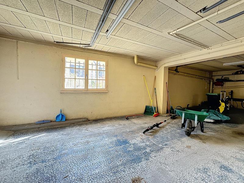 Maison - 217 m² - 8 pièces