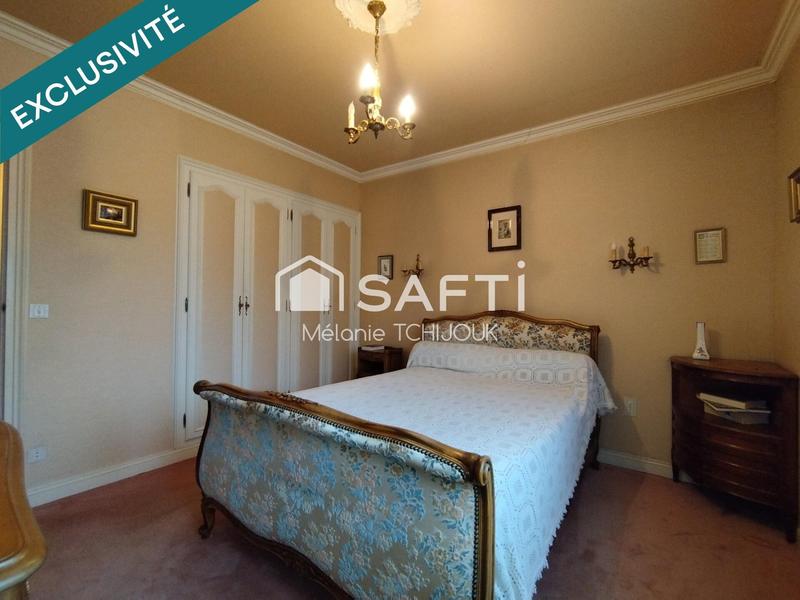 Maison - 200 m² - 8 pièces