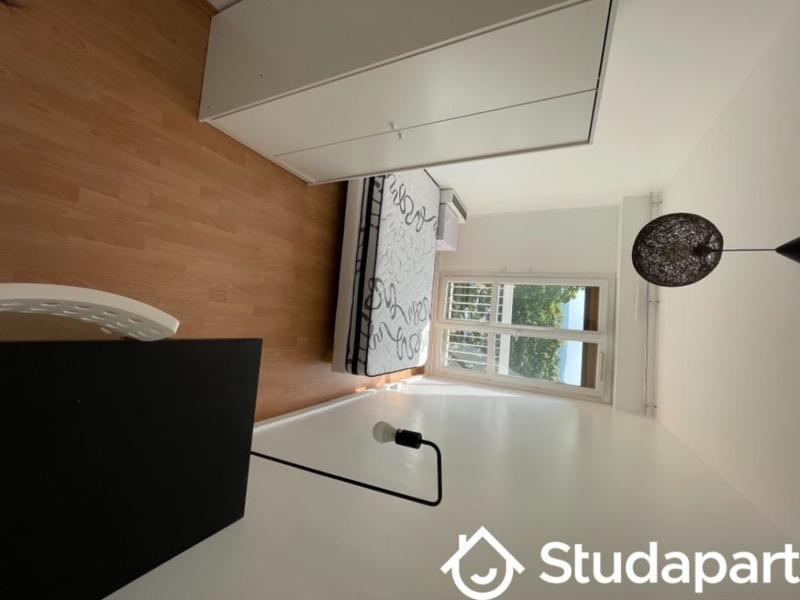 Chambre - 11 m² - 1 pièce