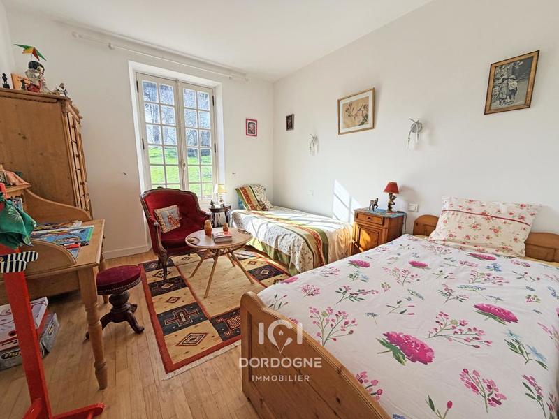 Propriété - 145 m² - 5 pièces