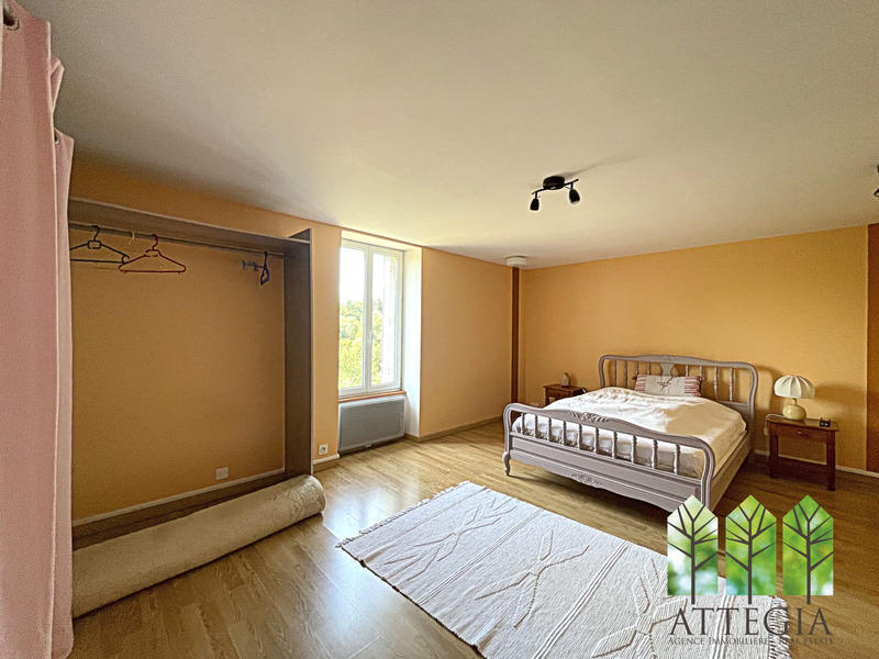 Maison - 180 m² - 5 pièces