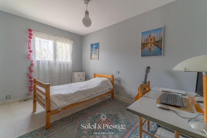 Maison - 220 m² - 5 pièces