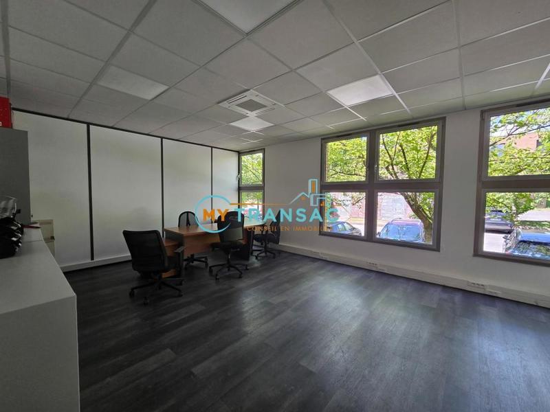 Local d'activités - 1 368 m²