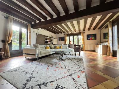 Maison - 224 m² - 8 pièces