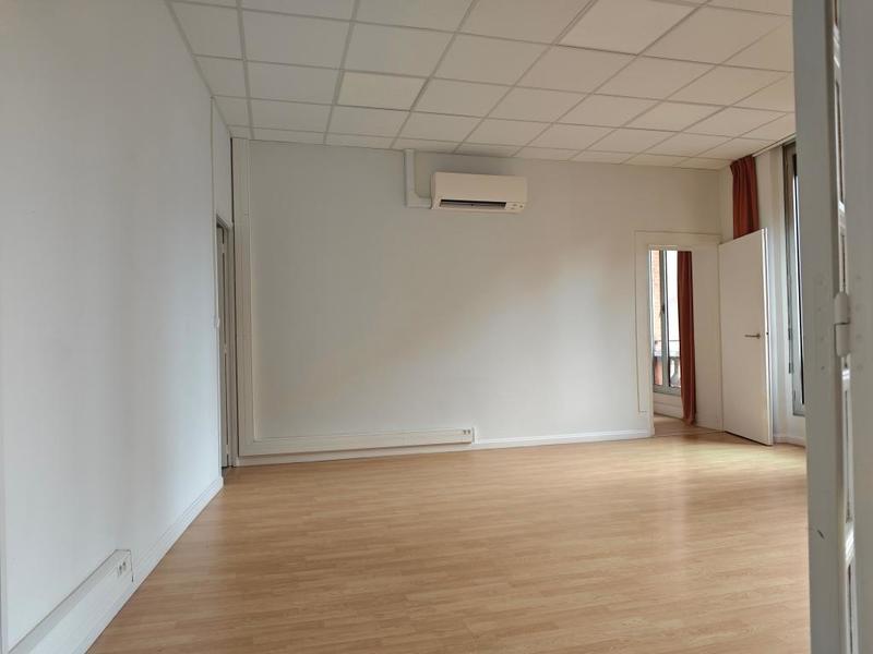 Bureau - 96 m² - 6 pièces