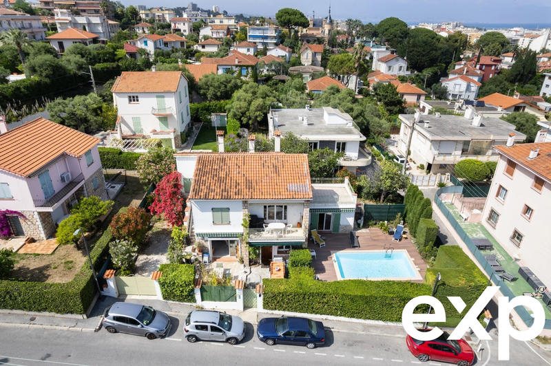 Maison traditionnelle - 155 m² - 6 pièces