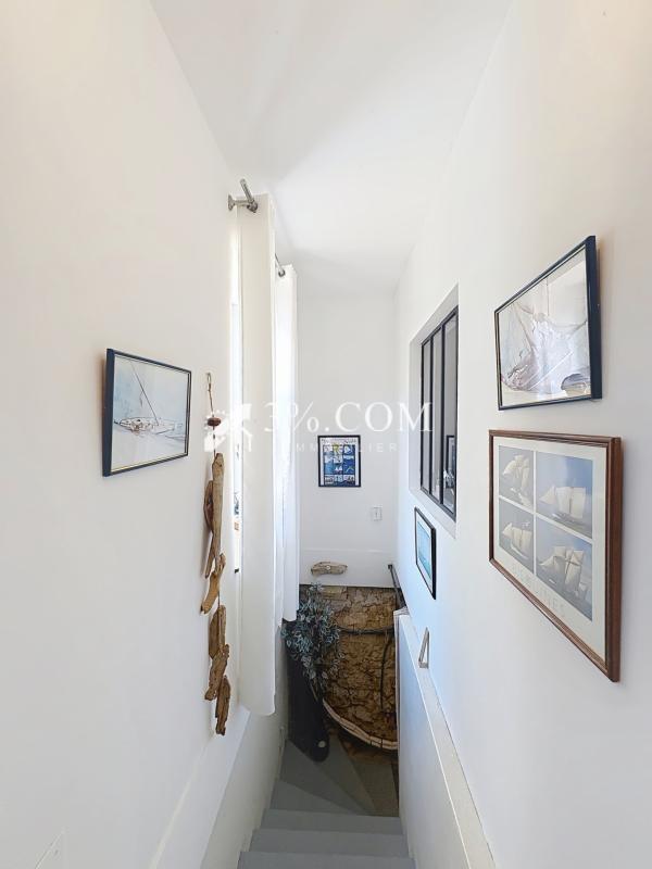 Maison - 185 m² - 9 pièces