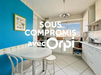 Maison - 203 m² - 4 pièces