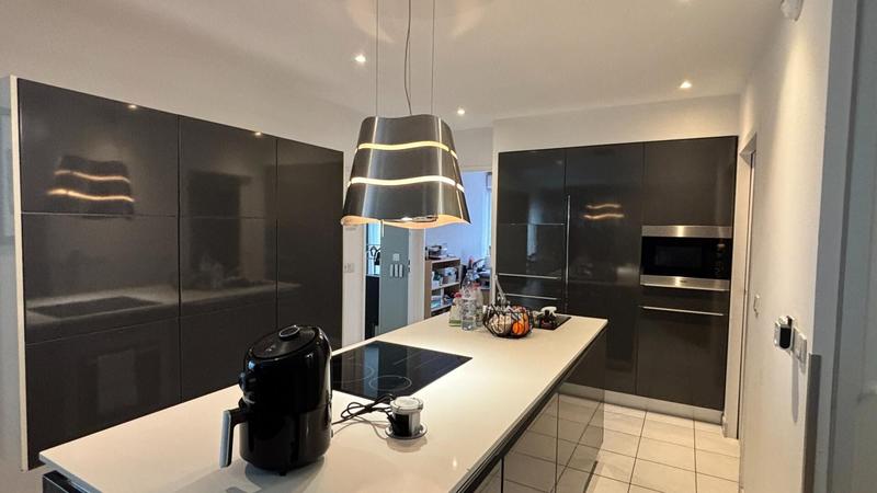 Appartement - 122 m² - 5 pièces