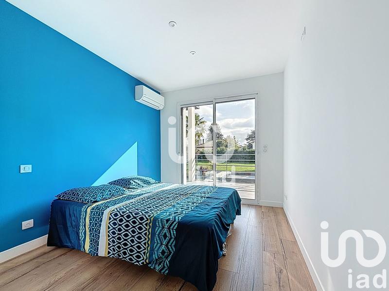 Maison - 207 m² - 6 pièces