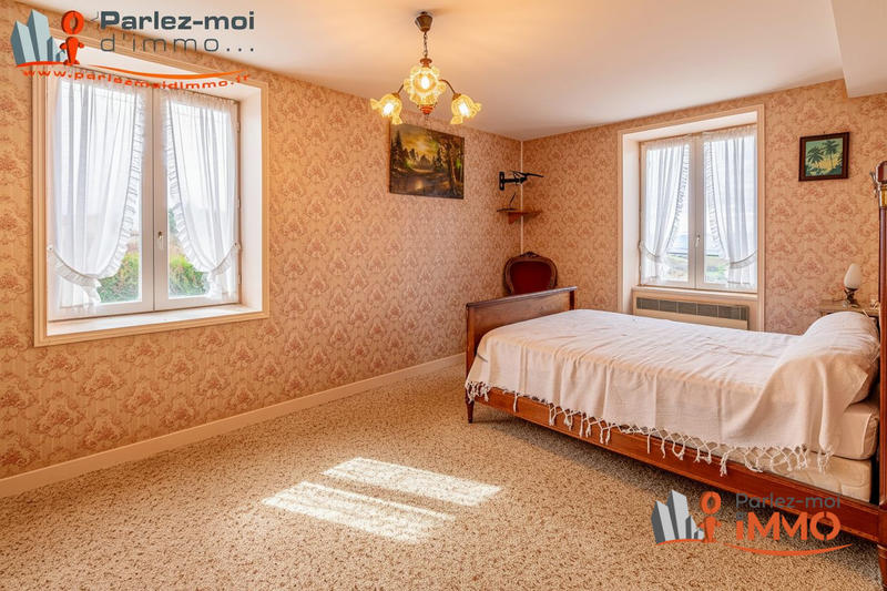 Maison - 185 m² - 8 pièces