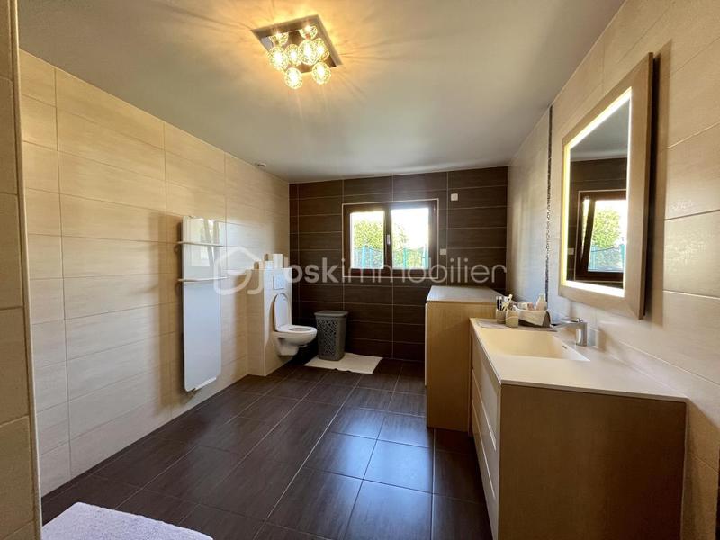 Maison - 181 m² - 6 pièces