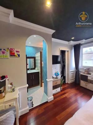 Maison - 230 m² - 7 pièces