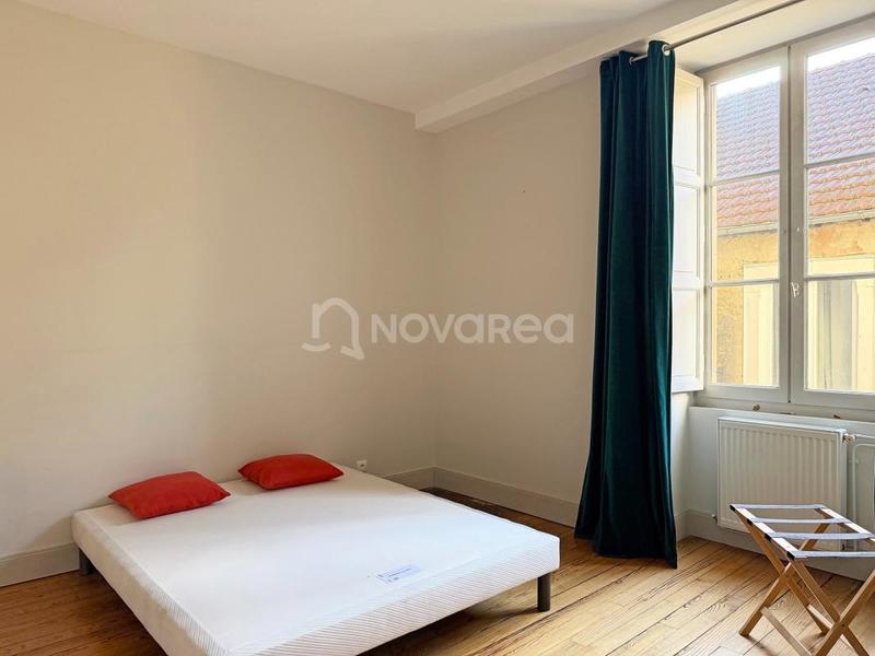 Appartement - 104 m² - 4 pièces